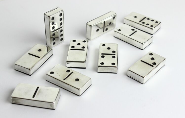 Why You Should Play in Domino Online Today